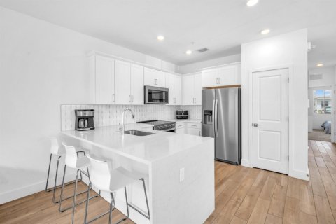 Touwnhouse à vendre à Pembroke Pines, Floride: 4 chambres, 213.4 m2 № 2085648 - photo 25