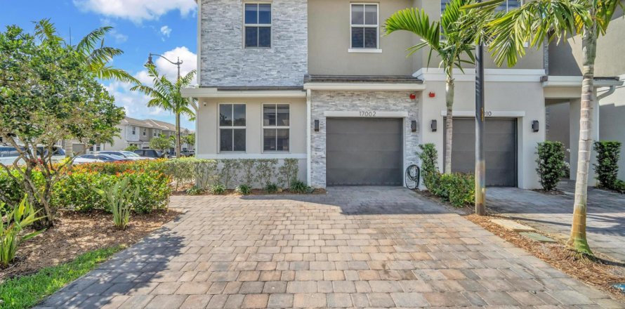 Touwnhouse à Pembroke Pines, Floride 4 chambres, 213.4 m2 № 2085648