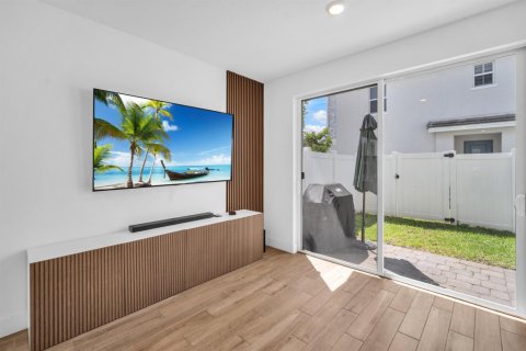 Touwnhouse à vendre à Pembroke Pines, Floride: 4 chambres, 213.4 m2 № 2085648 - photo 28