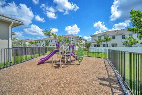 Touwnhouse à vendre à Pembroke Pines, Floride: 4 chambres, 213.4 m2 № 2085648 - photo 23