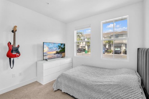 Touwnhouse à vendre à Pembroke Pines, Floride: 4 chambres, 213.4 m2 № 2085648 - photo 12