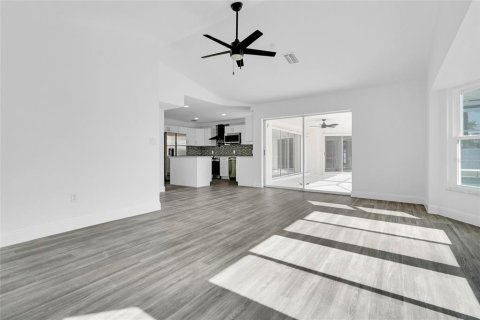 Casa en venta en Port Charlotte, Florida, 3 dormitorios, 195.19 m2 № 1684824 - foto 8