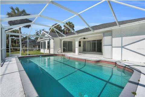 Casa en venta en Port Charlotte, Florida, 3 dormitorios, 195.19 m2 № 1684824 - foto 25