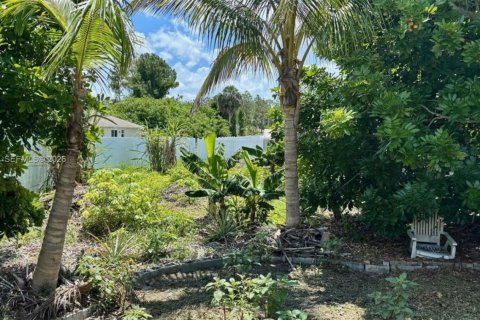 Купить виллу или дом в Лихай-Эйкерс, Флорида 3 спальни, 188.22м2, № 2047879 - фото 11