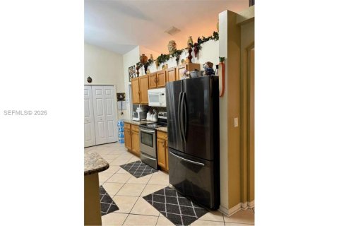 Купить виллу или дом в Лихай-Эйкерс, Флорида 3 спальни, 188.22м2, № 2047879 - фото 10