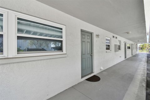 Condominio en venta en Saint Petersburg, Florida, 1 dormitorio, 68.75 m2 № 1530929 - foto 28