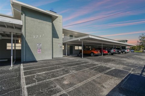 Condominio en venta en Saint Petersburg, Florida, 1 dormitorio, 68.75 m2 № 1530929 - foto 2