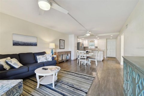 Condominio en venta en Saint Petersburg, Florida, 1 dormitorio, 68.75 m2 № 1530929 - foto 11