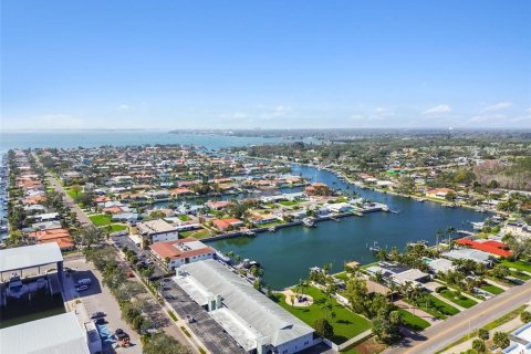 Condominio en venta en Saint Petersburg, Florida, 1 dormitorio, 68.75 m2 № 1530929 - foto 1