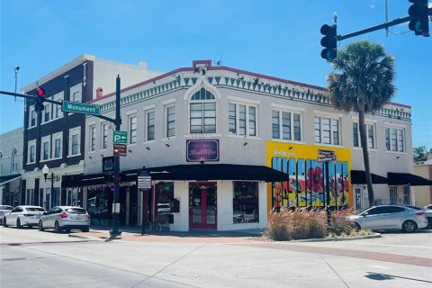 Immobilier commercial à Kissimmee, Floride 621.89 m2 № 2135938
