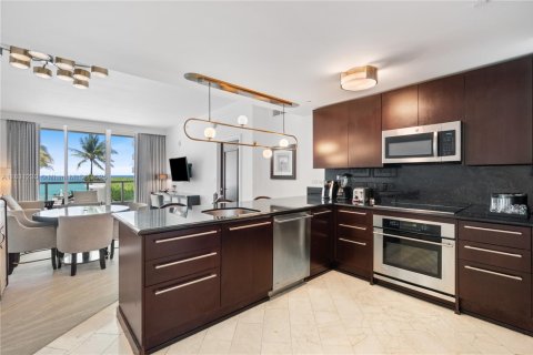 Condo in Miami Beach, Florida, 1 bedroom  № 1813836 - photo 8