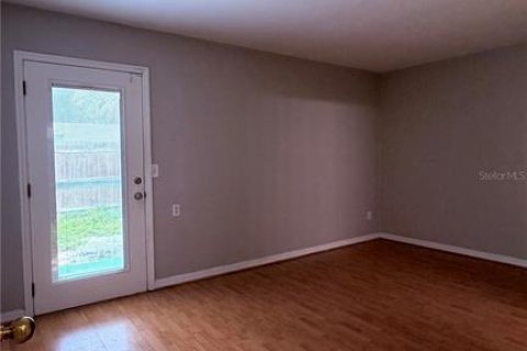 Снять в аренду квартиру в Кэсселберри, Флорида 4 комнаты, 92.9м2, № 2092446 - фото 15