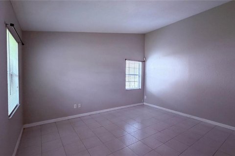 Снять в аренду квартиру в Кэсселберри, Флорида 4 комнаты, 92.9м2, № 2092446 - фото 9