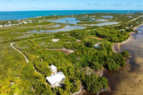 Commercial property in Marathon, Florida № 2000636 - photo 24