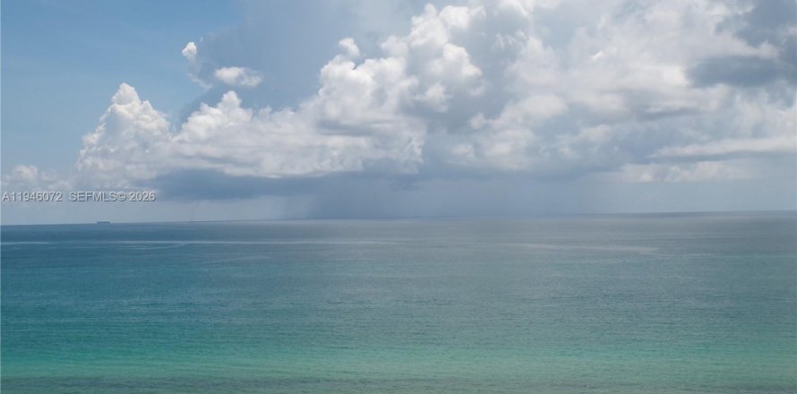 Кондоминиум с 2 спальнями в Майами-Бич, Флорида № 2002345