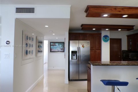 Снять в аренду кондоминиум в Майами-Бич, Флорида 2 спальни, 117.24м2, № 2002345 - фото 5