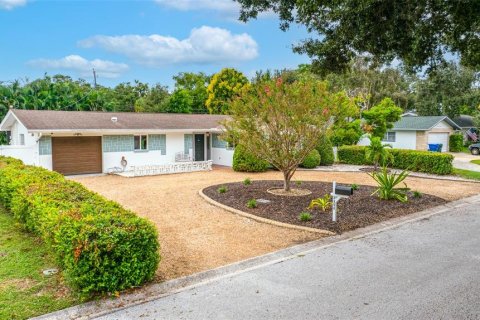 Villa ou maison à vendre à Largo, Floride: 2 chambres, 127.18 m2 № 2408232 - photo 3