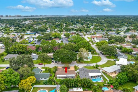 Villa ou maison à vendre à Largo, Floride: 2 chambres, 127.18 m2 № 2408232 - photo 10