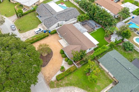 Villa ou maison à vendre à Largo, Floride: 2 chambres, 127.18 m2 № 2408232 - photo 14