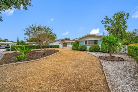 Villa ou maison à vendre à Largo, Floride: 2 chambres, 127.18 m2 № 2408232 - photo 6