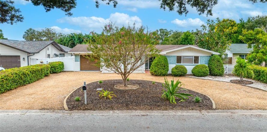 Villa ou maison à Largo, Floride 2 chambres, 127.18 m2 № 2408232