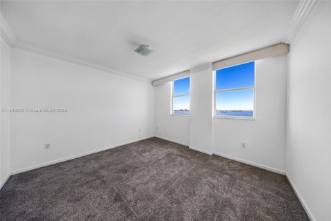 Condo in North Bay Village, Florida, 1 bedroom  № 1842869 - photo 22