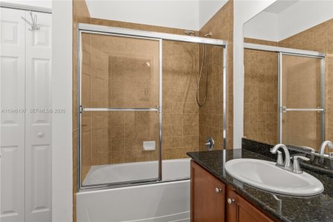 Touwnhouse à vendre à Pembroke Pines, Floride: 2 chambres, 127.09 m2 № 2007508 - photo 14