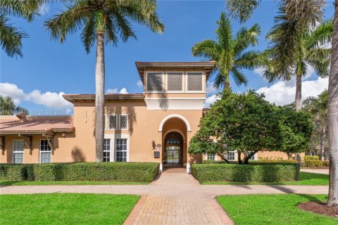 Touwnhouse à vendre à Pembroke Pines, Floride: 2 chambres, 127.09 m2 № 2007508 - photo 19