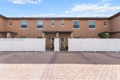 Touwnhouse à vendre à Pembroke Pines, Floride: 2 chambres, 127.09 m2 № 2007508 - photo 18