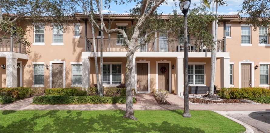 Touwnhouse à Pembroke Pines, Floride 2 chambres, 127.09 m2 № 2007508
