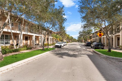 Touwnhouse à vendre à Pembroke Pines, Floride: 2 chambres, 127.09 m2 № 2007508 - photo 24