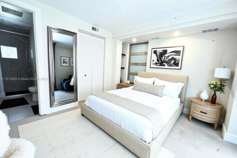 House in North Miami, Florida 3 bedrooms № 1971163 - photo 9