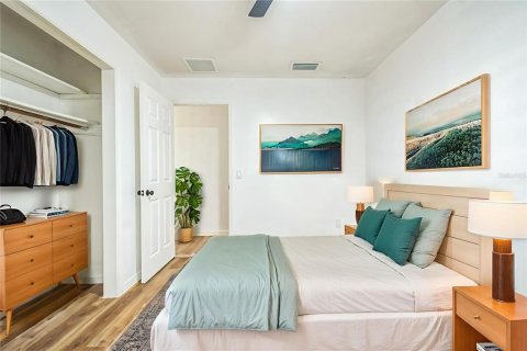 House in Chuluota, Florida 4 bedrooms, 137.31 sq.m. № 1829818 - photo 4