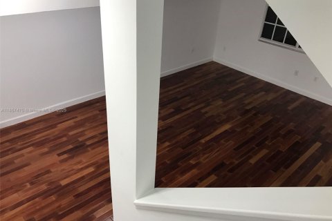 Купить таунхаус в Авентура, Флорида 2 спальни, 122.26м2, № 2012730 - фото 22