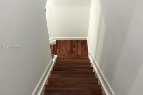 Купить таунхаус в Авентура, Флорида 2 спальни, 122.26м2, № 2012730 - фото 28