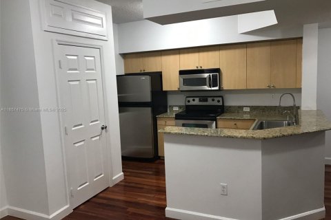 Купить таунхаус в Авентура, Флорида 2 спальни, 122.26м2, № 2012730 - фото 6