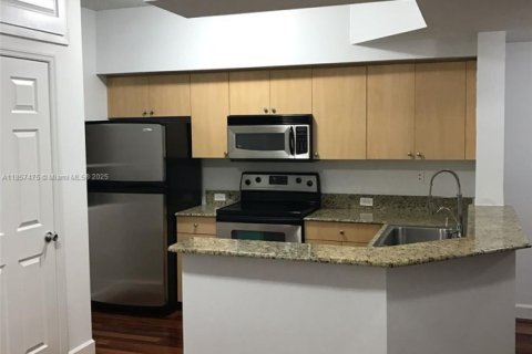 Купить таунхаус в Авентура, Флорида 2 спальни, 122.26м2, № 2012730 - фото 7