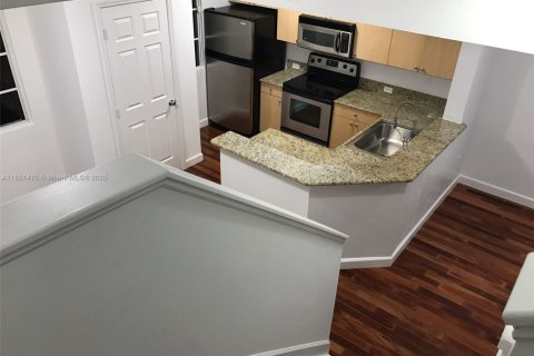 Купить таунхаус в Авентура, Флорида 2 спальни, 122.26м2, № 2012730 - фото 23