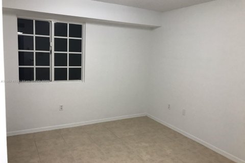 Купить таунхаус в Авентура, Флорида 2 спальни, 122.26м2, № 2012730 - фото 16