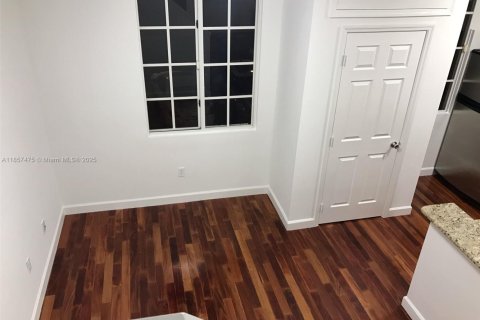 Купить таунхаус в Авентура, Флорида 2 спальни, 122.26м2, № 2012730 - фото 25