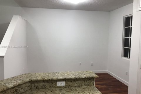 Купить таунхаус в Авентура, Флорида 2 спальни, 122.26м2, № 2012730 - фото 9