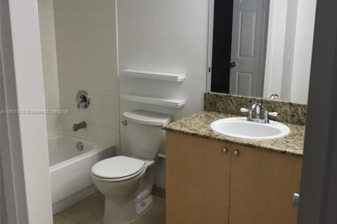 Купить таунхаус в Авентура, Флорида 2 спальни, 122.26м2, № 2012730 - фото 12