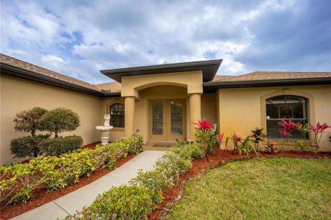 Casa en venta en Port Charlotte, Florida, 3 dormitorios, 132.11 m2 № 1917547 - foto 1