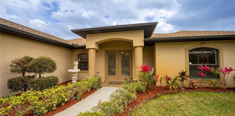 Casa en Port Charlotte, Florida 3 dormitorios, 132.11 m2 № 1917547