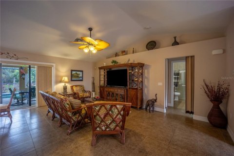 Casa en venta en Port Charlotte, Florida, 3 dormitorios, 132.11 m2 № 1917547 - foto 13