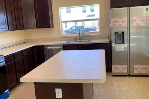 Townhouse in Kissimmee, Florida 3 bedrooms, 171.31 sq.m. № 1721818 - photo 4