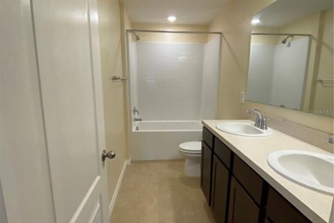 Townhouse in Kissimmee, Florida 3 bedrooms, 171.31 sq.m. № 1721818 - photo 23