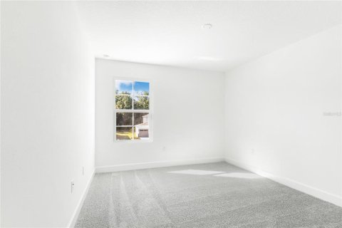 House in Mount Dora, Florida 4 bedrooms, 248.05 sq.m. № 2205581 - photo 14