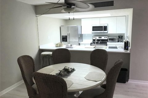 Condominio en alquiler en Clearwater, Florida, 2 dormitorios, 110.18 m2 № 513831 - foto 13