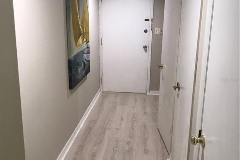 Condominio en alquiler en Clearwater, Florida, 2 dormitorios, 110.18 m2 № 513831 - foto 9